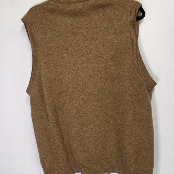 Vintage LL Bean Men's V-Neck Lambswool Sweater Vest Camel Tan Size Medium - Picture 2 of 3